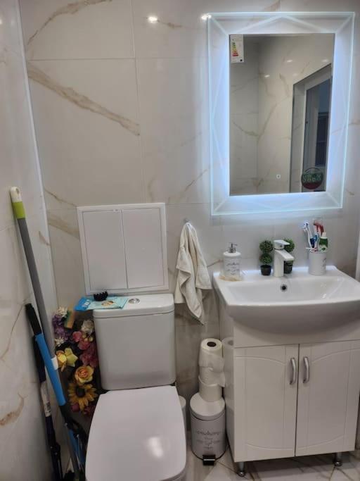 Modern Apartment. Best Location Sofia Bagian luar foto